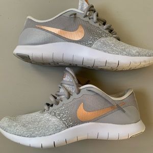 Nike flex contact tennis shoes